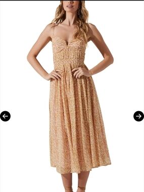 NWT ASTR THE LABEL Floral Print Pleated Dress